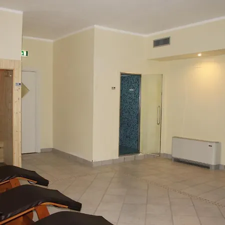 La Piscina 3* Изола-дель-Гран-Сассо-д'Италия