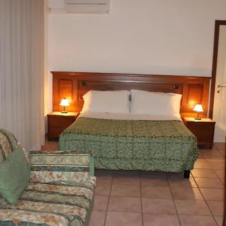 La Piscina Апарт-отель