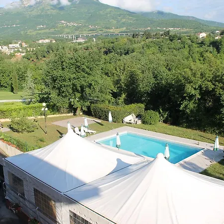 Aparthotel La Piscina Isola del Gran Sasso dʼItalia