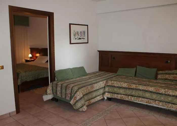 La Piscina Aparthotel 3*